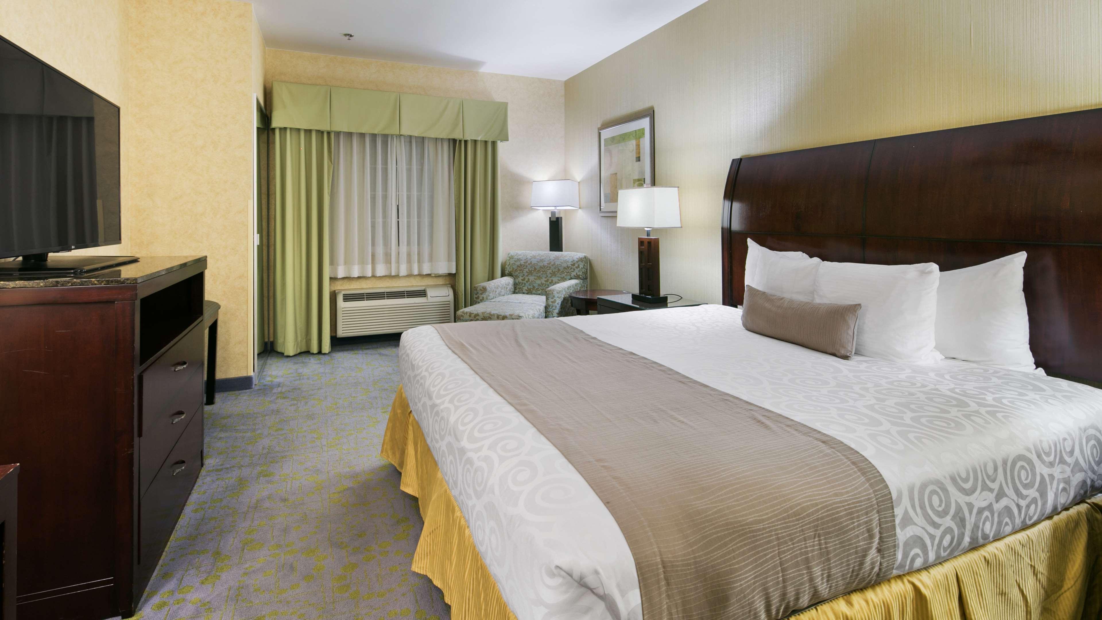 Best Western Plus Wasco Inn & Suites Extérieur photo