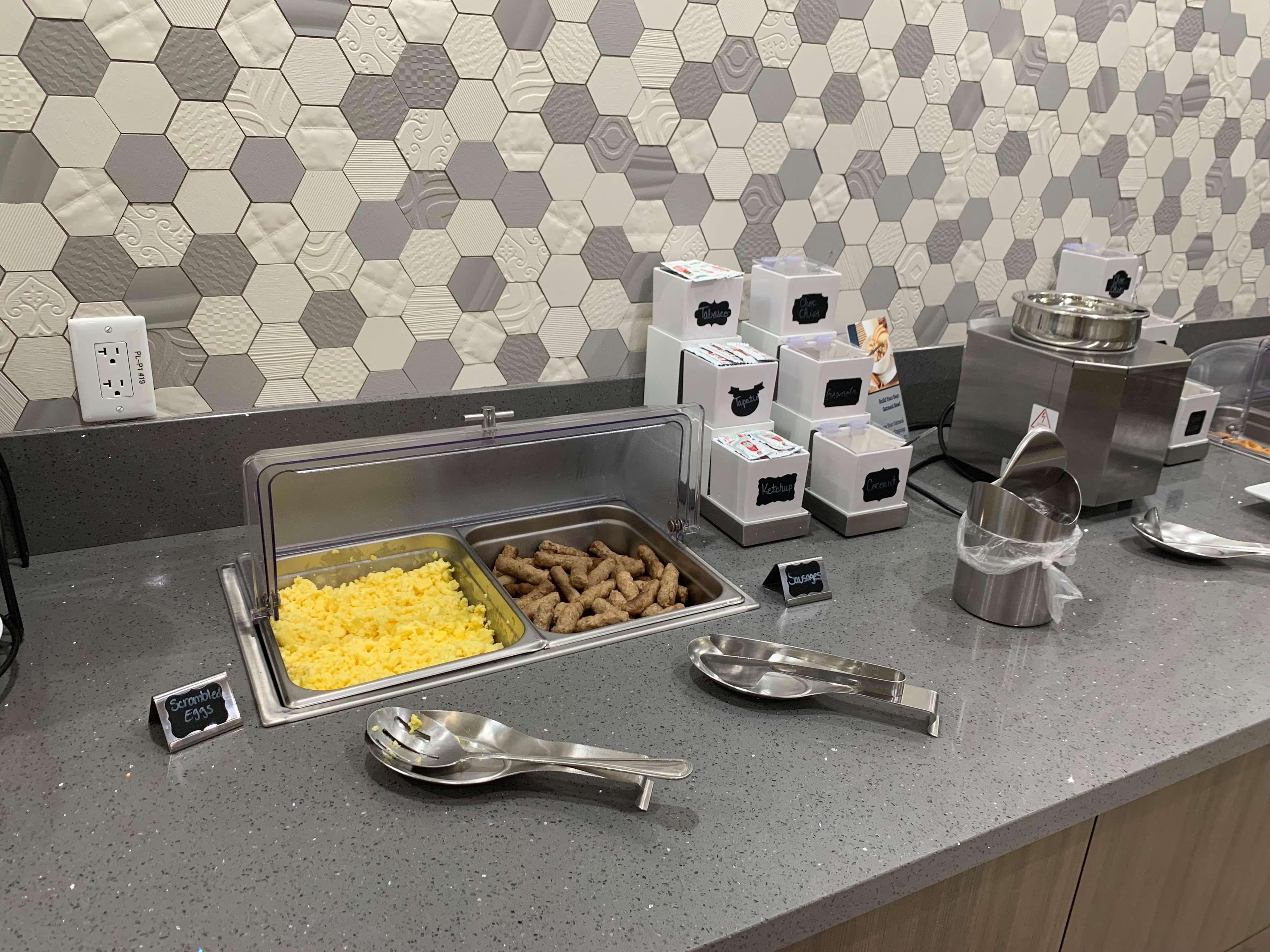 Best Western Plus Wasco Inn & Suites Extérieur photo