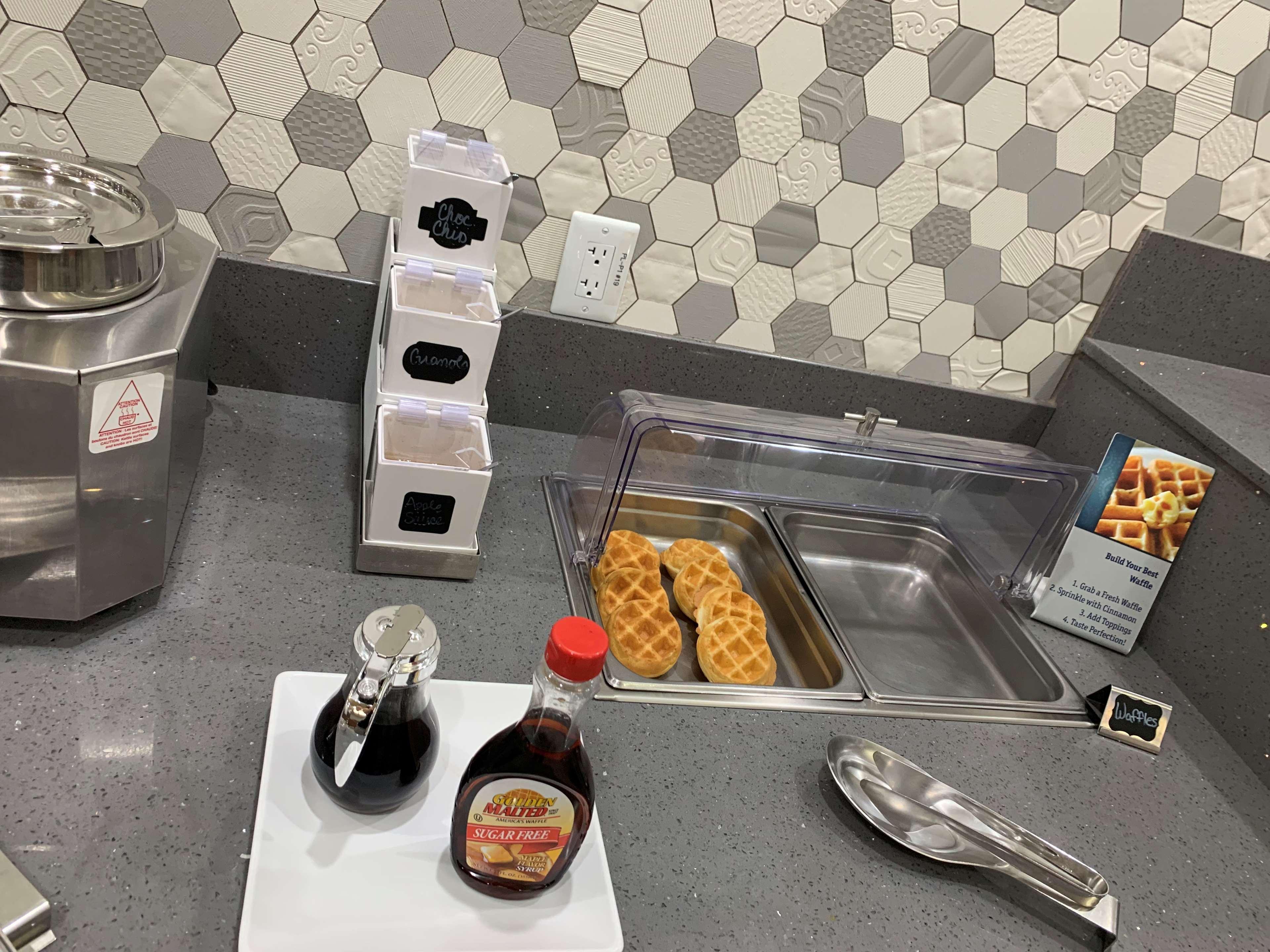 Best Western Plus Wasco Inn & Suites Extérieur photo