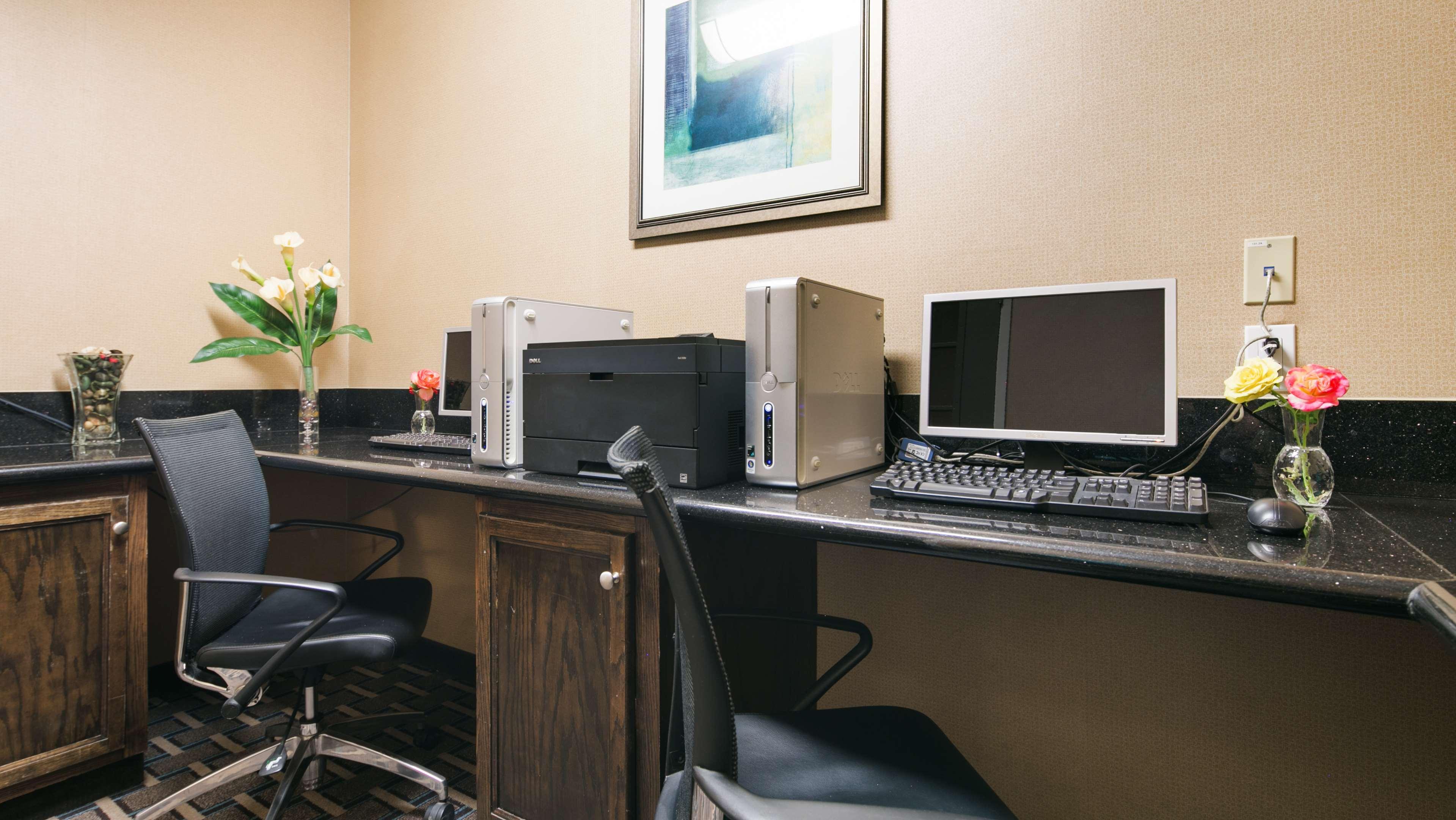 Best Western Plus Wasco Inn & Suites Extérieur photo