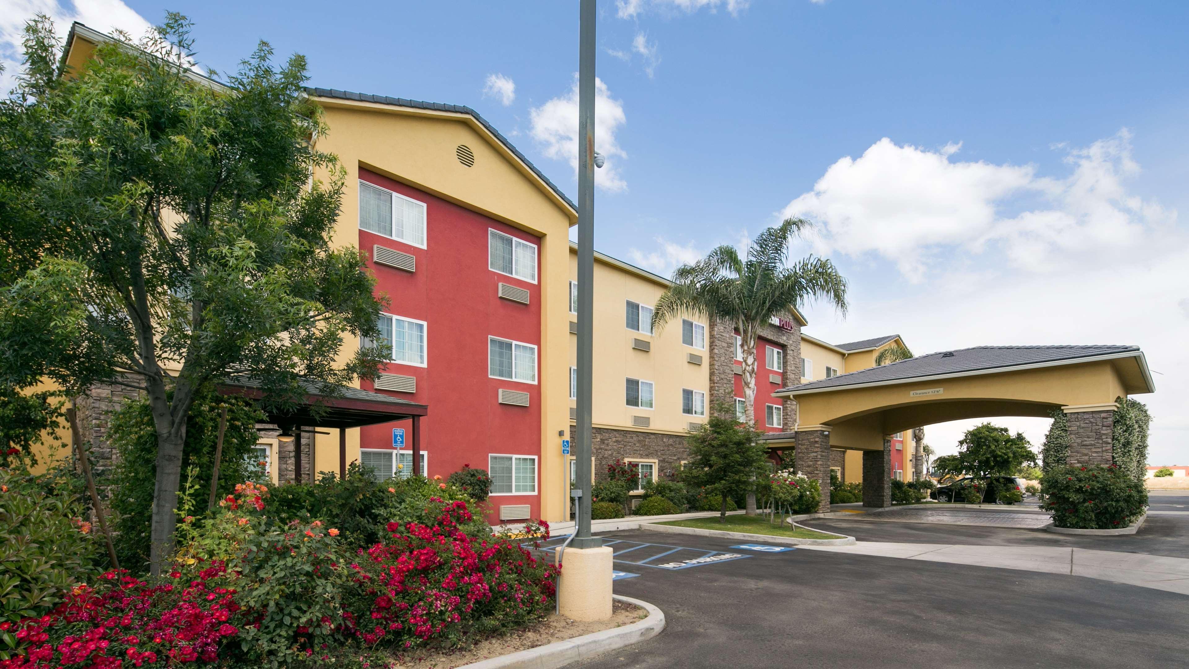 Best Western Plus Wasco Inn & Suites Extérieur photo