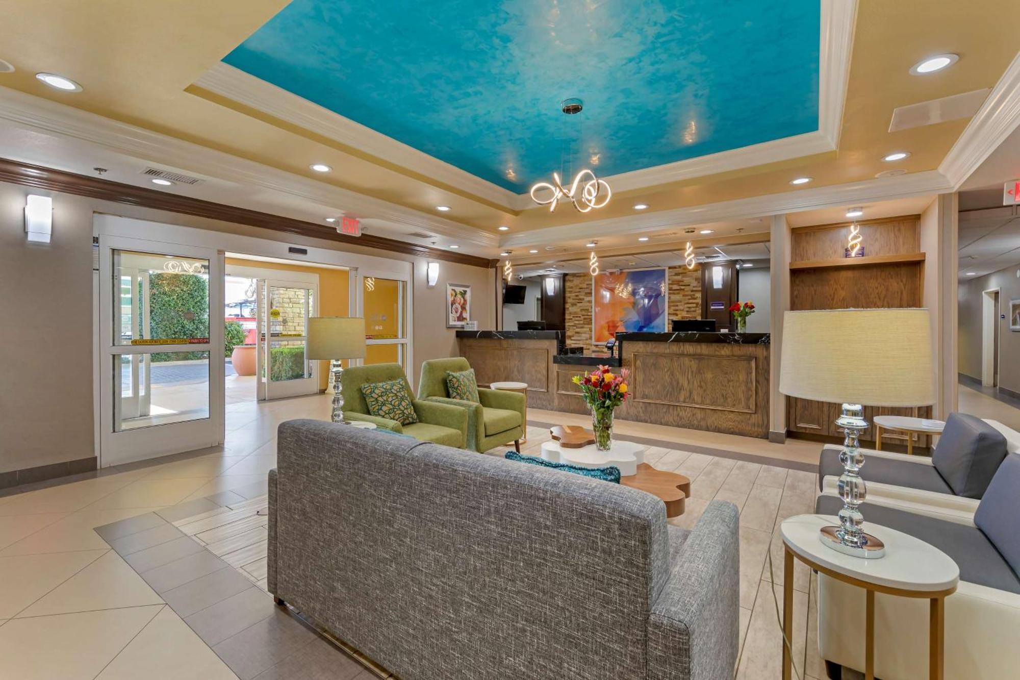 Best Western Plus Wasco Inn & Suites Extérieur photo