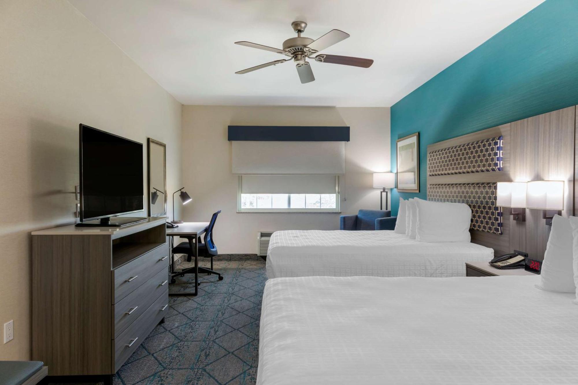 Best Western Plus Wasco Inn & Suites Extérieur photo