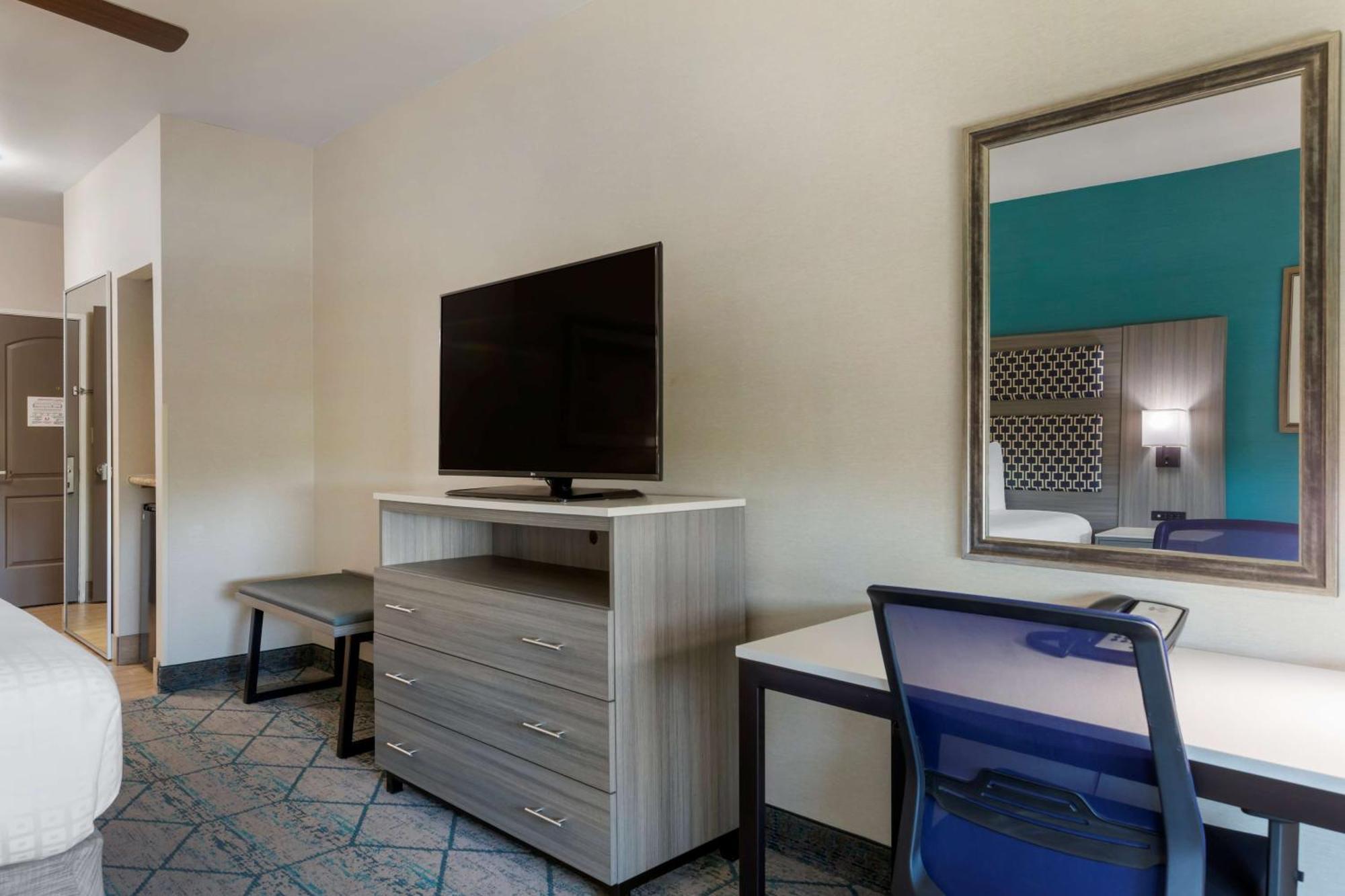 Best Western Plus Wasco Inn & Suites Extérieur photo
