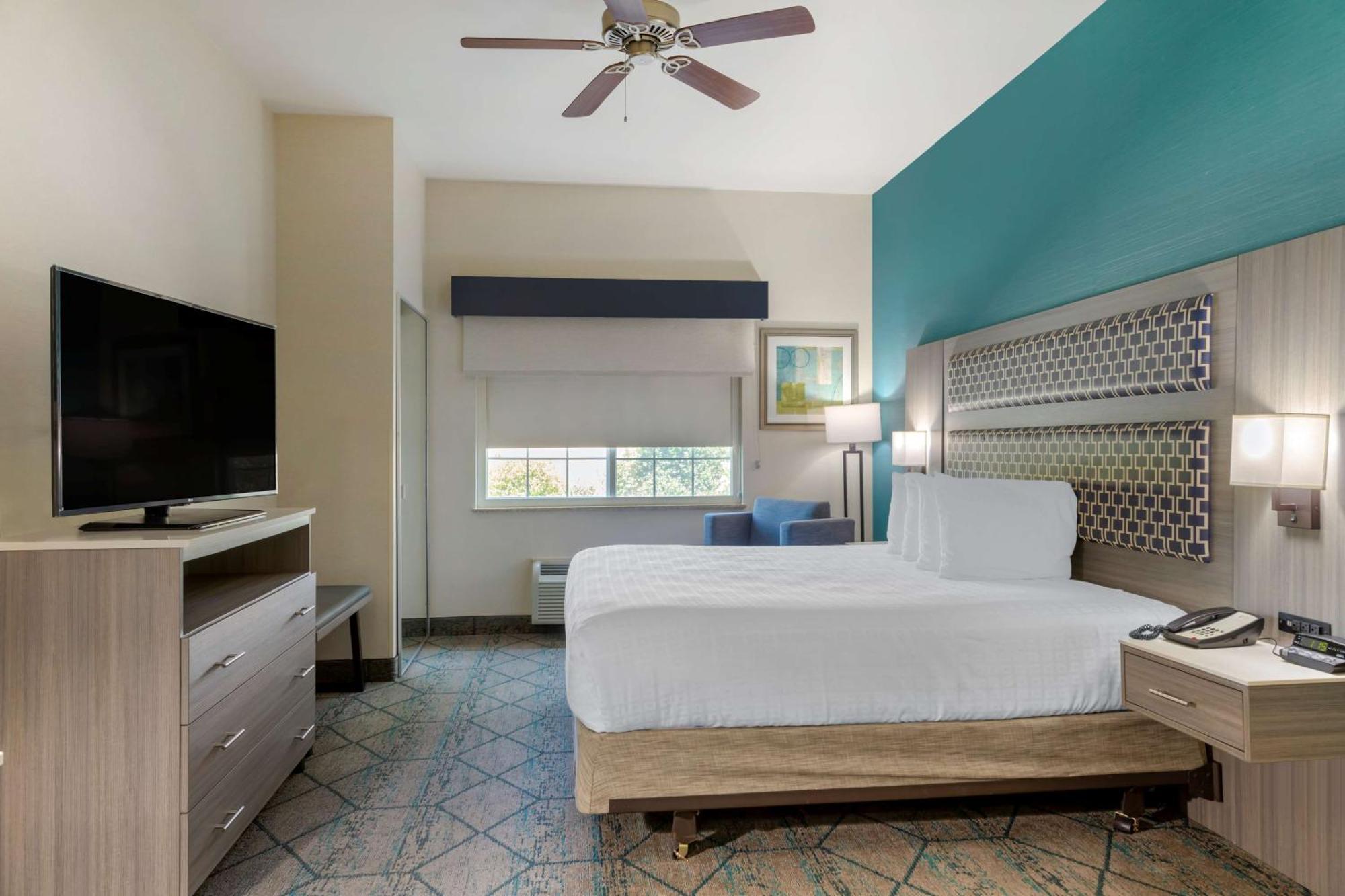 Best Western Plus Wasco Inn & Suites Extérieur photo