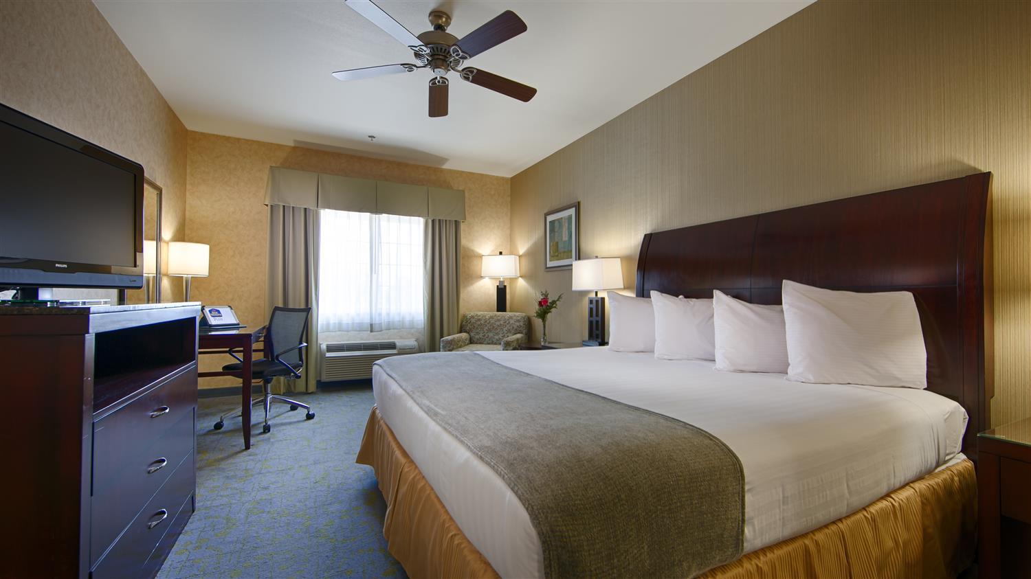 Best Western Plus Wasco Inn & Suites Extérieur photo